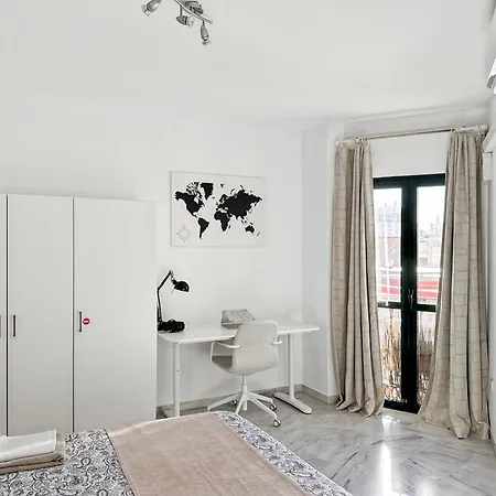 Exclusive With Cathedral Views And Auto Check-in Apartment *
